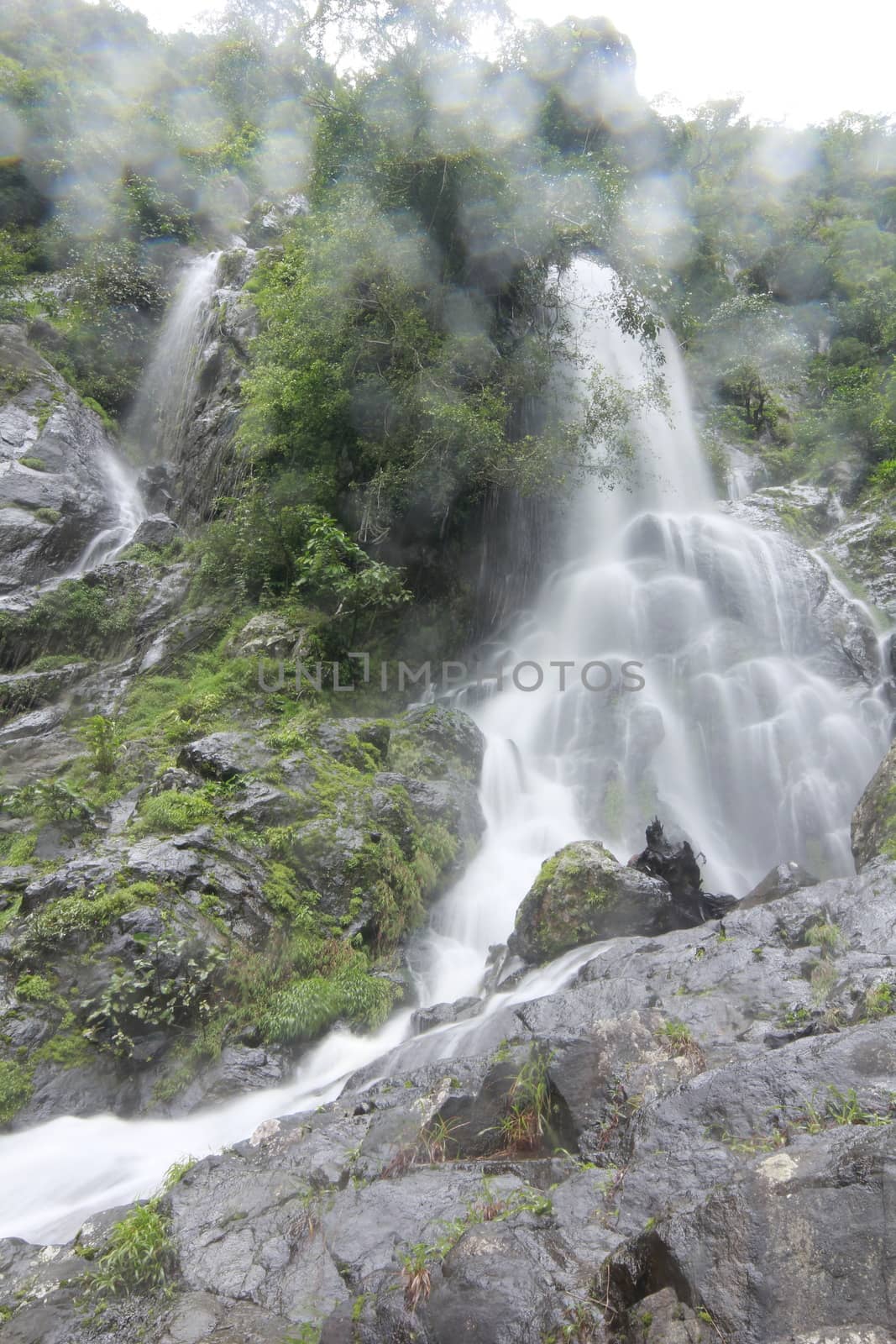 krok e dok waterfall saraburi in Thailand is a beautiful waterfall.