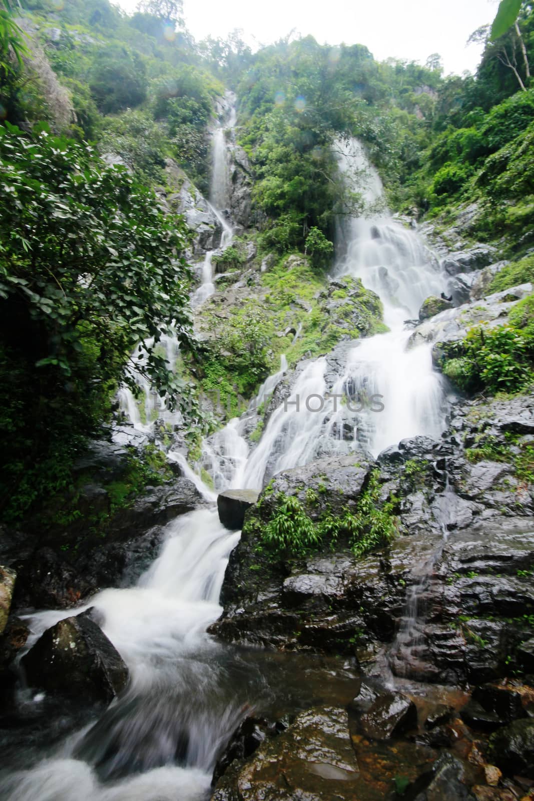 krok e dok waterfall saraburi in Thailand is a beautiful waterfall.