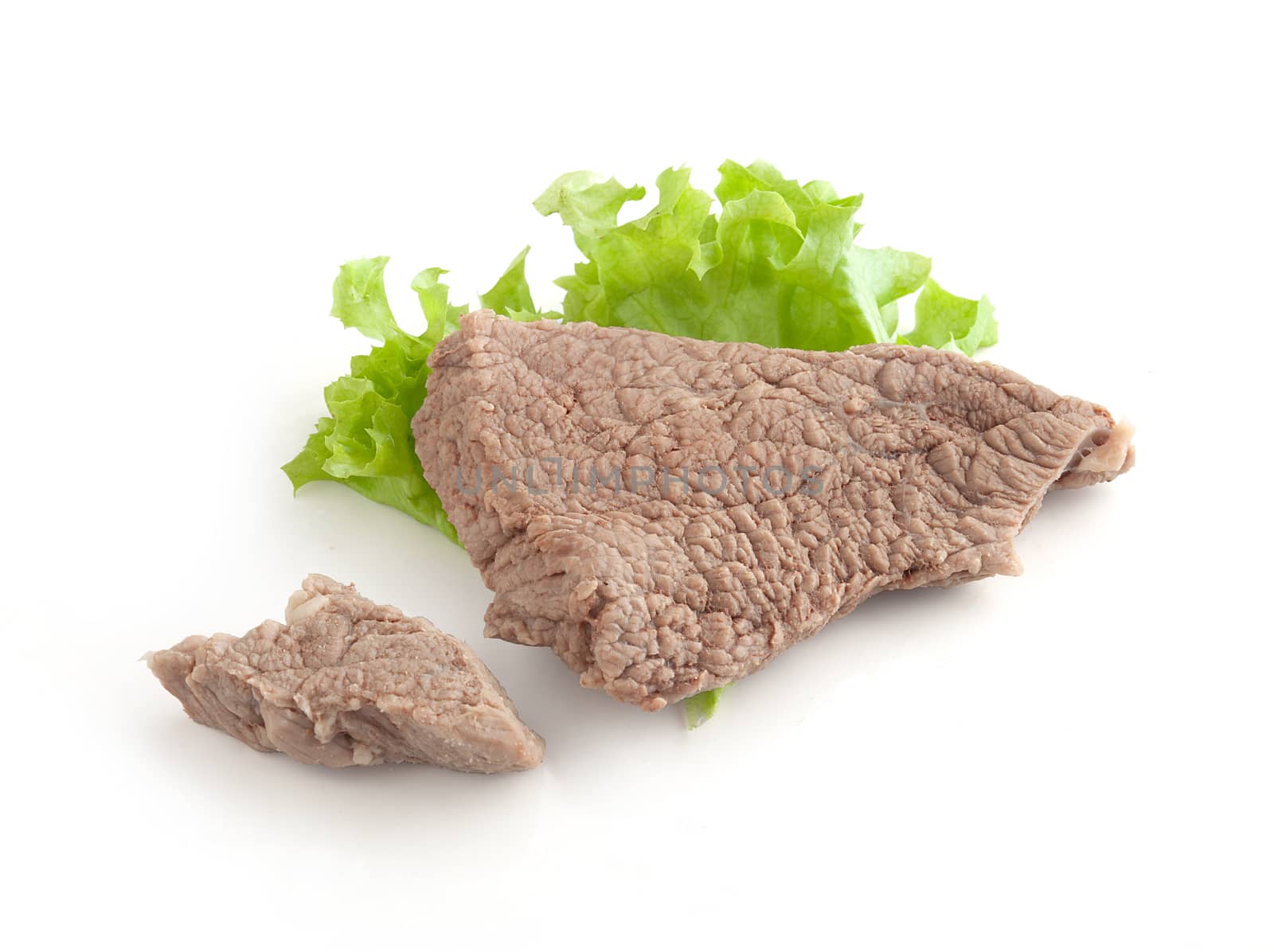 Cooked beef and lettuce by Angorius