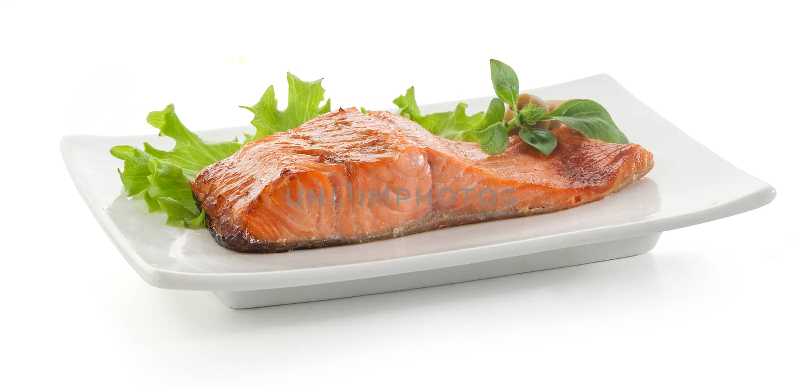 Baked fillet of trout with lettuce and basil by Angorius