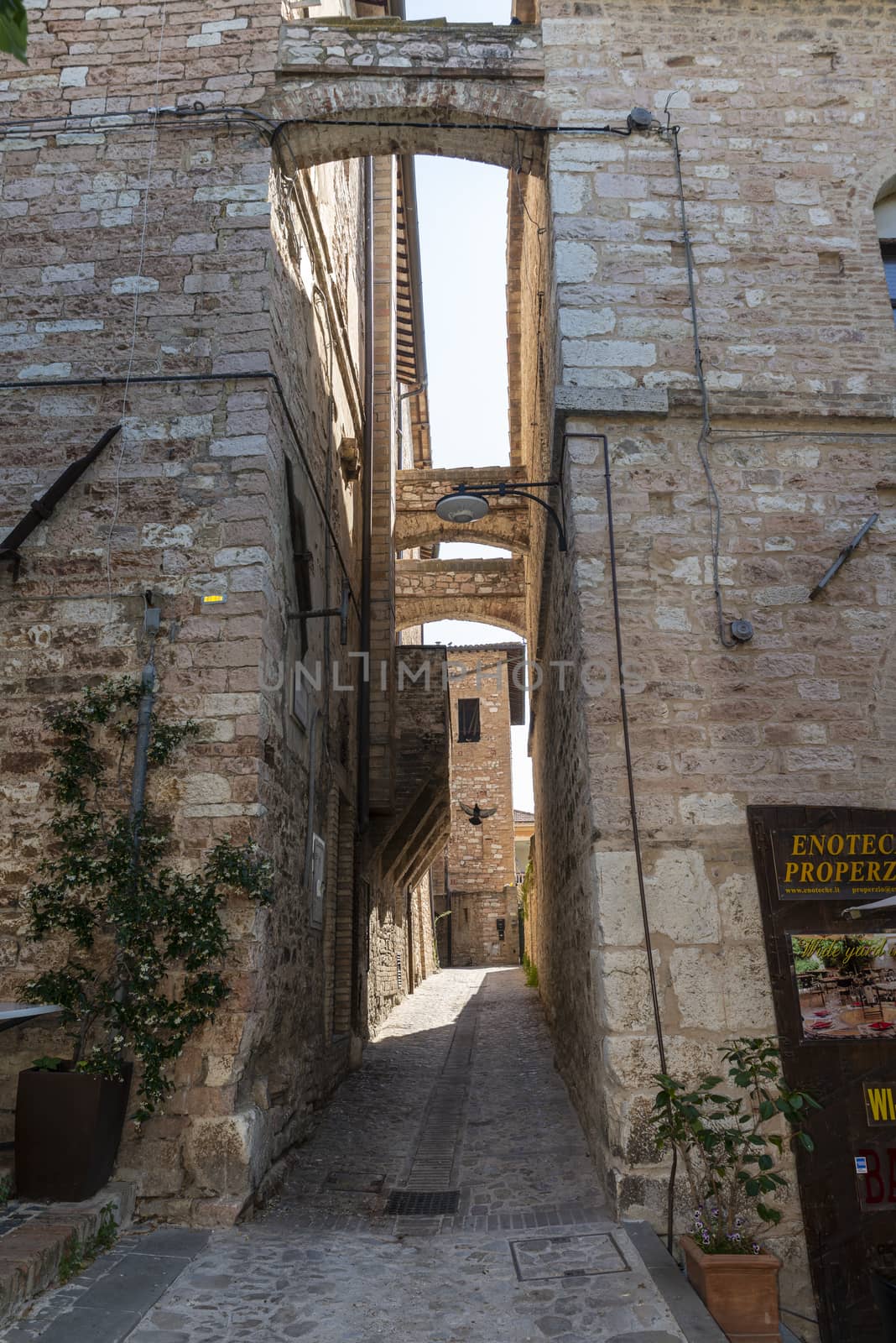 architecture in the alleys of the town of spello by carfedeph