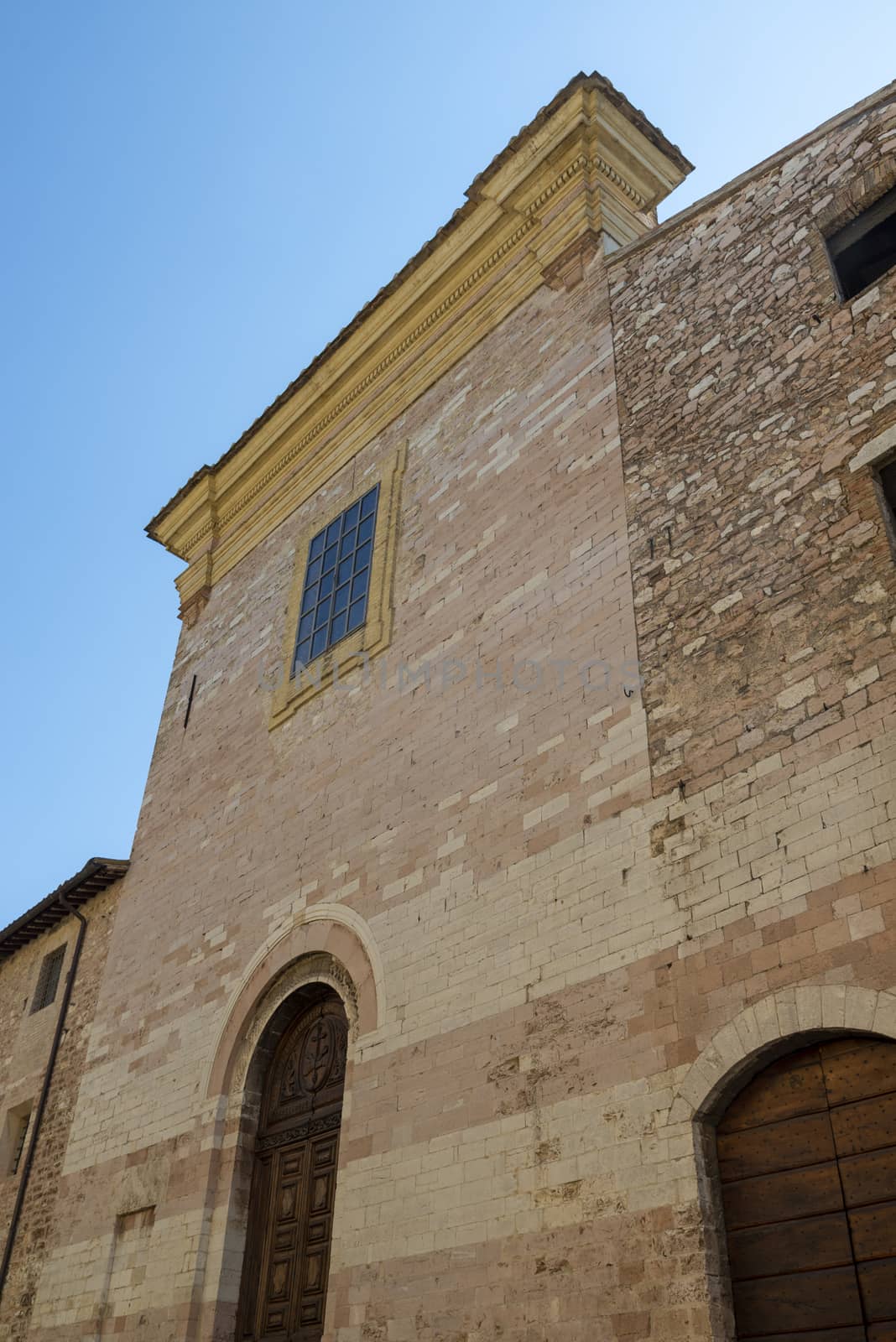 architecture in the alleys of the town of spello by carfedeph