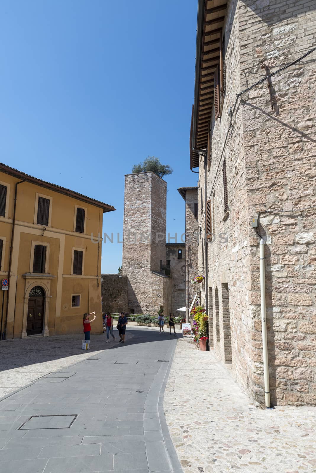 architecture in the alleys of the town of spello by carfedeph