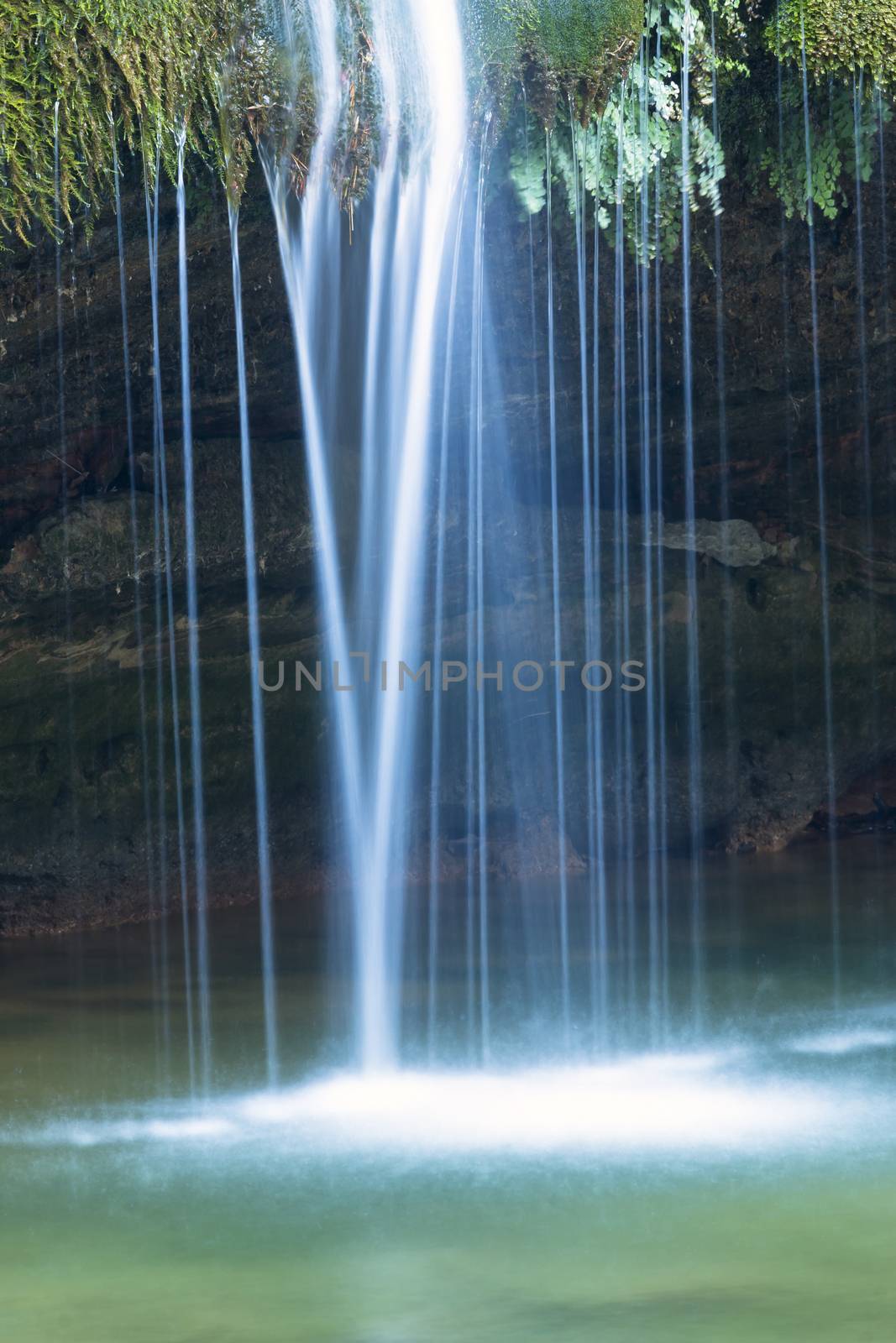 Waterfall by Digoarpi