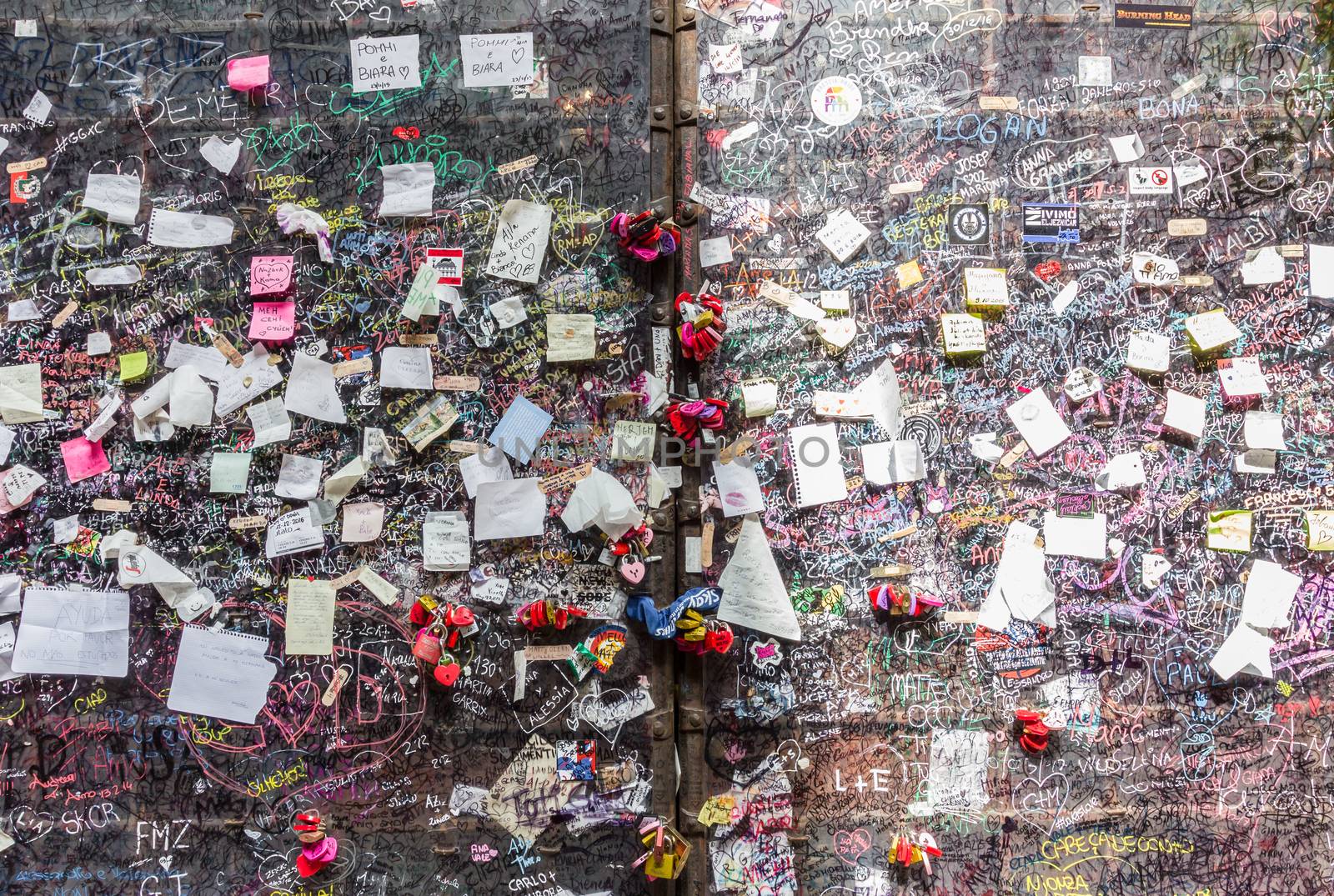 Love notes at Juliet's house in Verona italy.