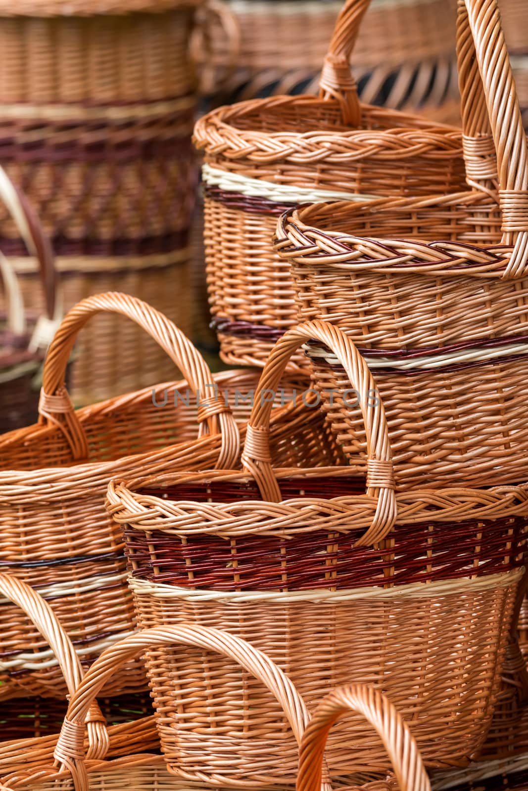 Handmade wicker basket by Digoarpi