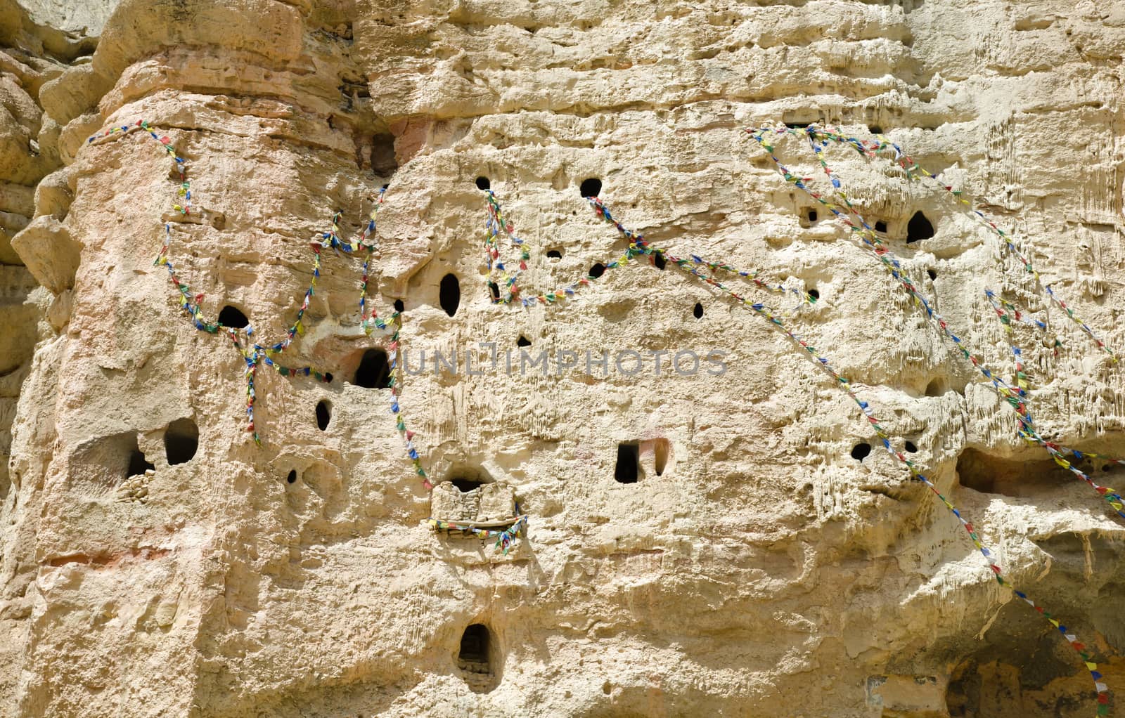 Ancient human settlement in mountain Nepalese caves at the Kingdom of Lo