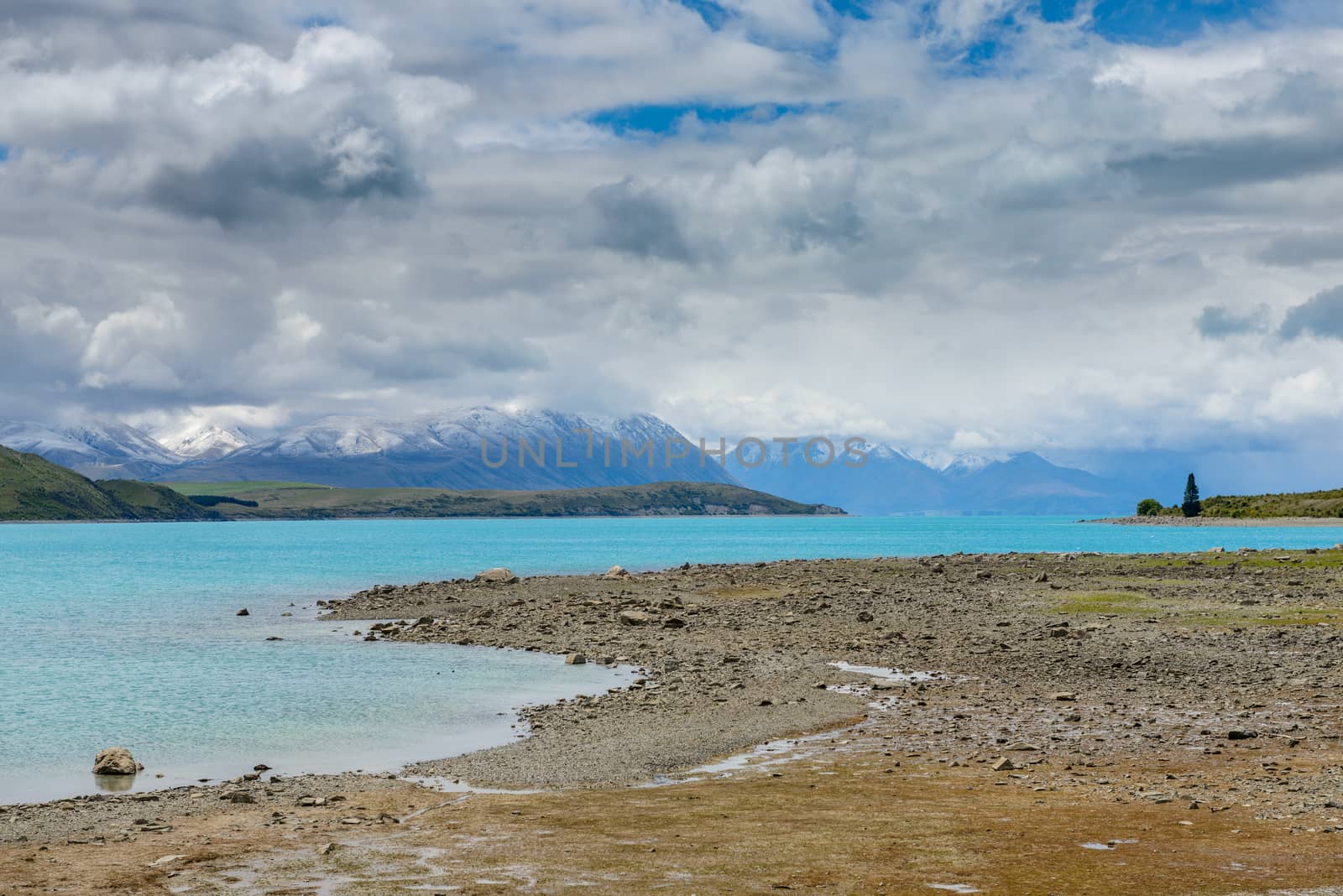 Impressive water colour and mountain landscape at the Tekapo Lake by nemo269