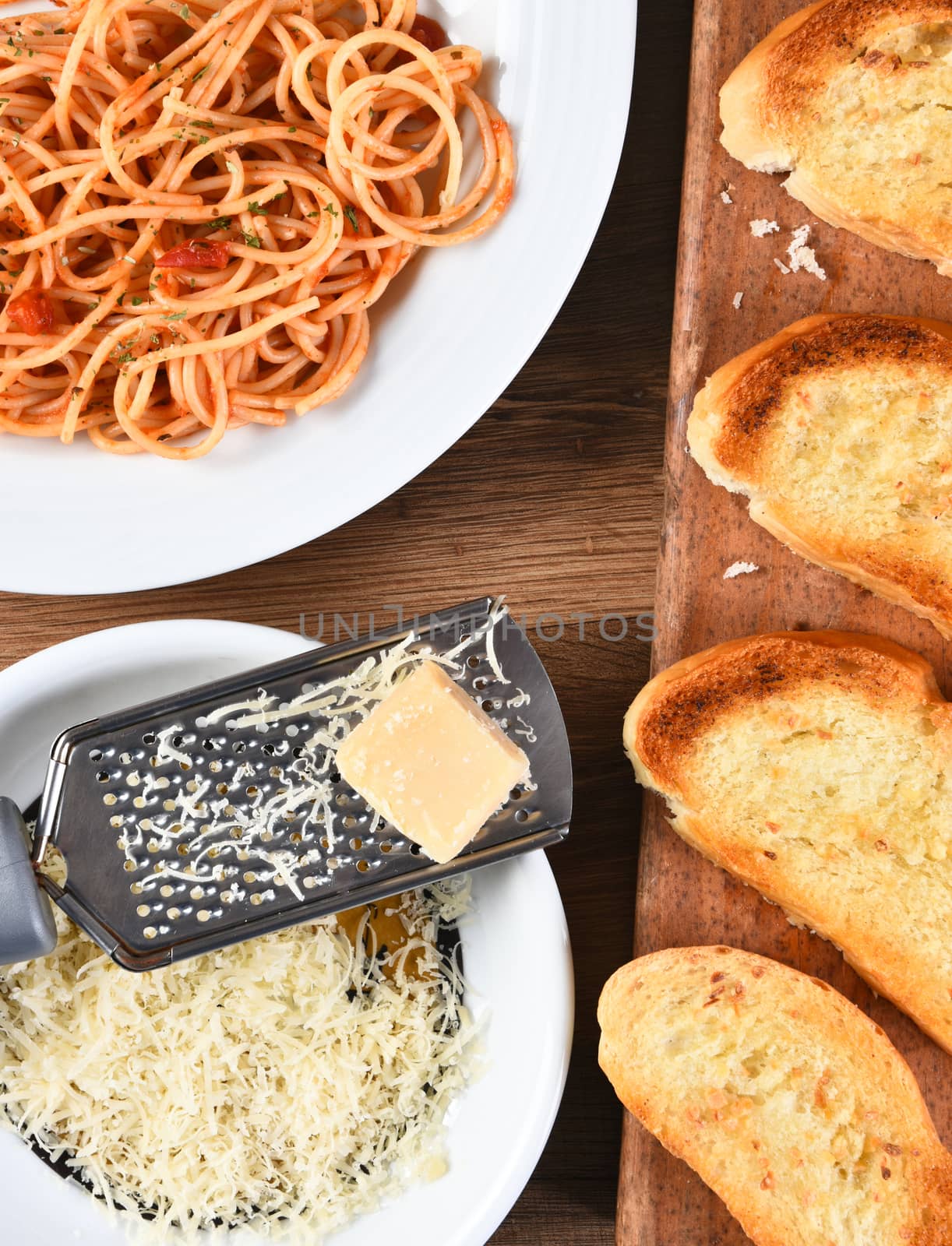 Parmesan Cheese Spaghetti Garlic Bread by sCukrov