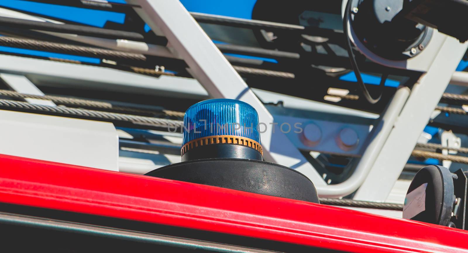 Close-up on the flashing lights of an extrication vehicle