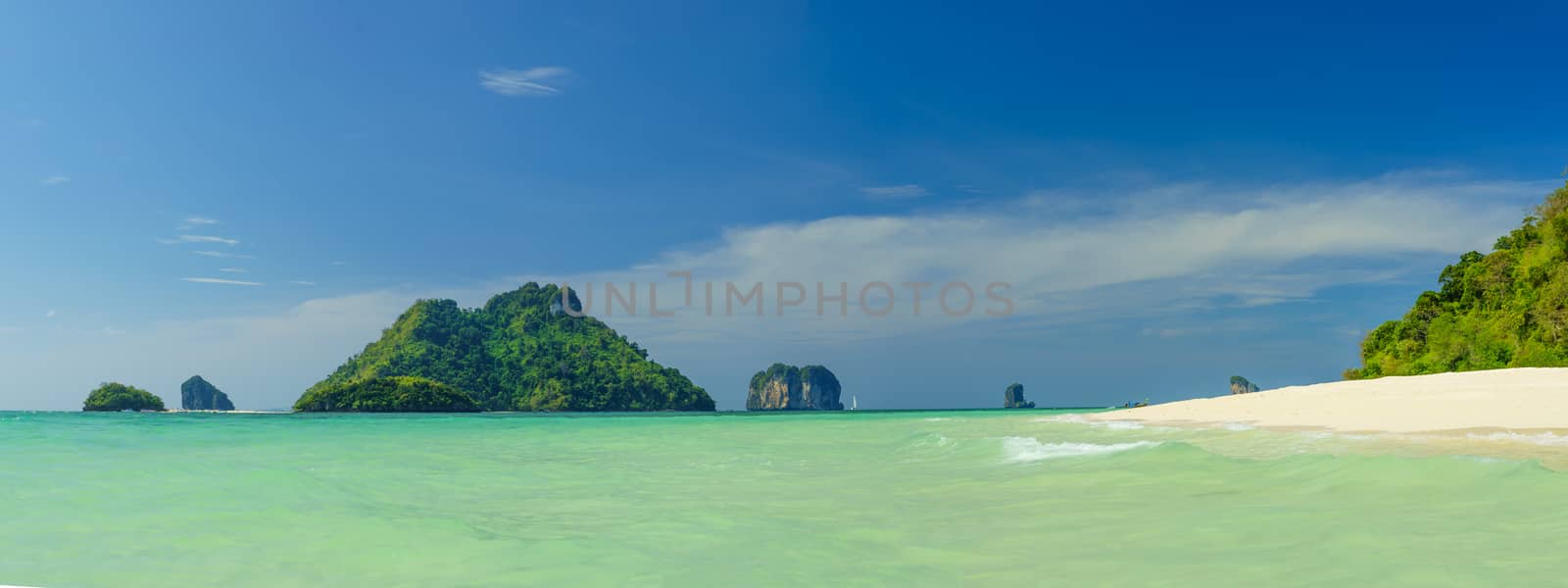 Poda island white sand and turquoise sea