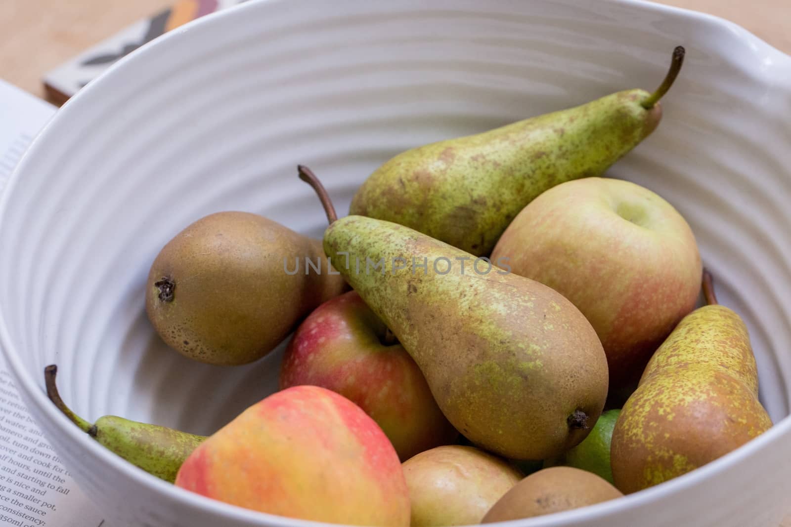 Bowl of apples and pears in a bowl