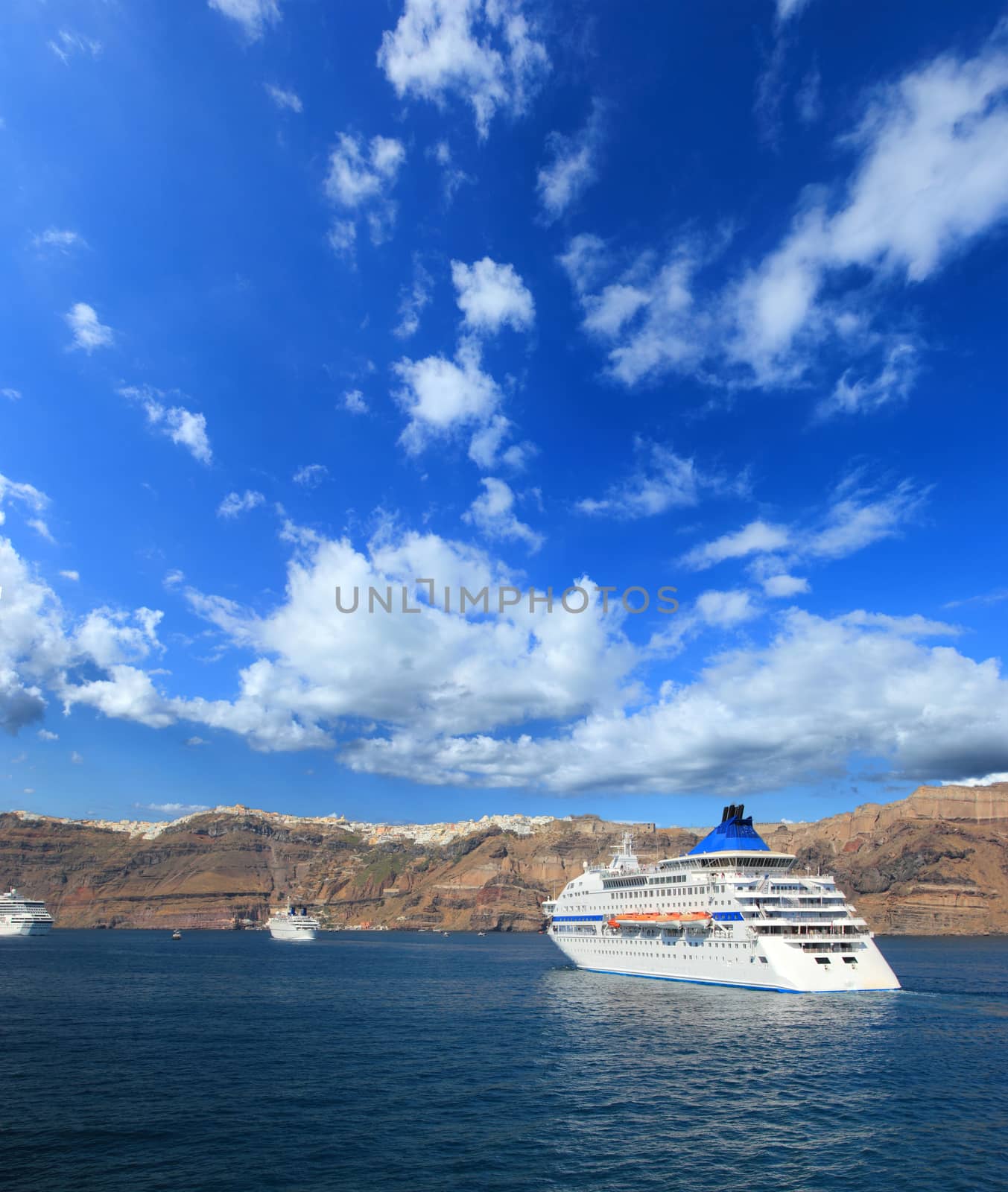 Santorini view (Greece) - travel background by Netfalls