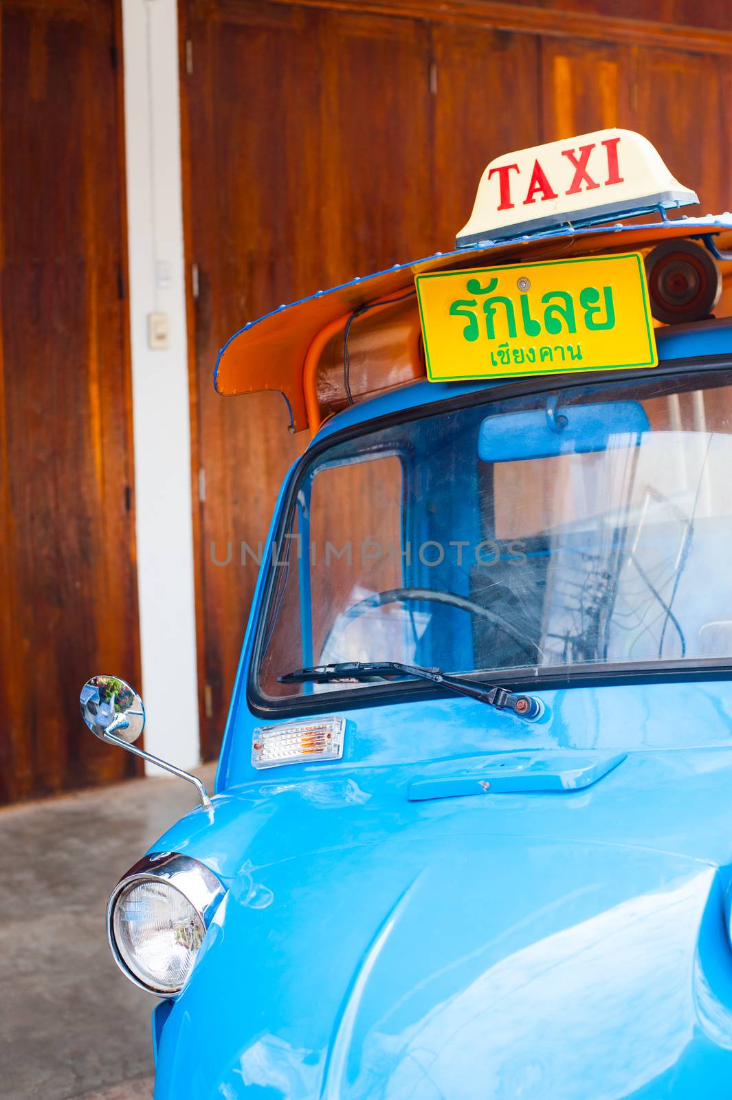 taxi tuk-tuk