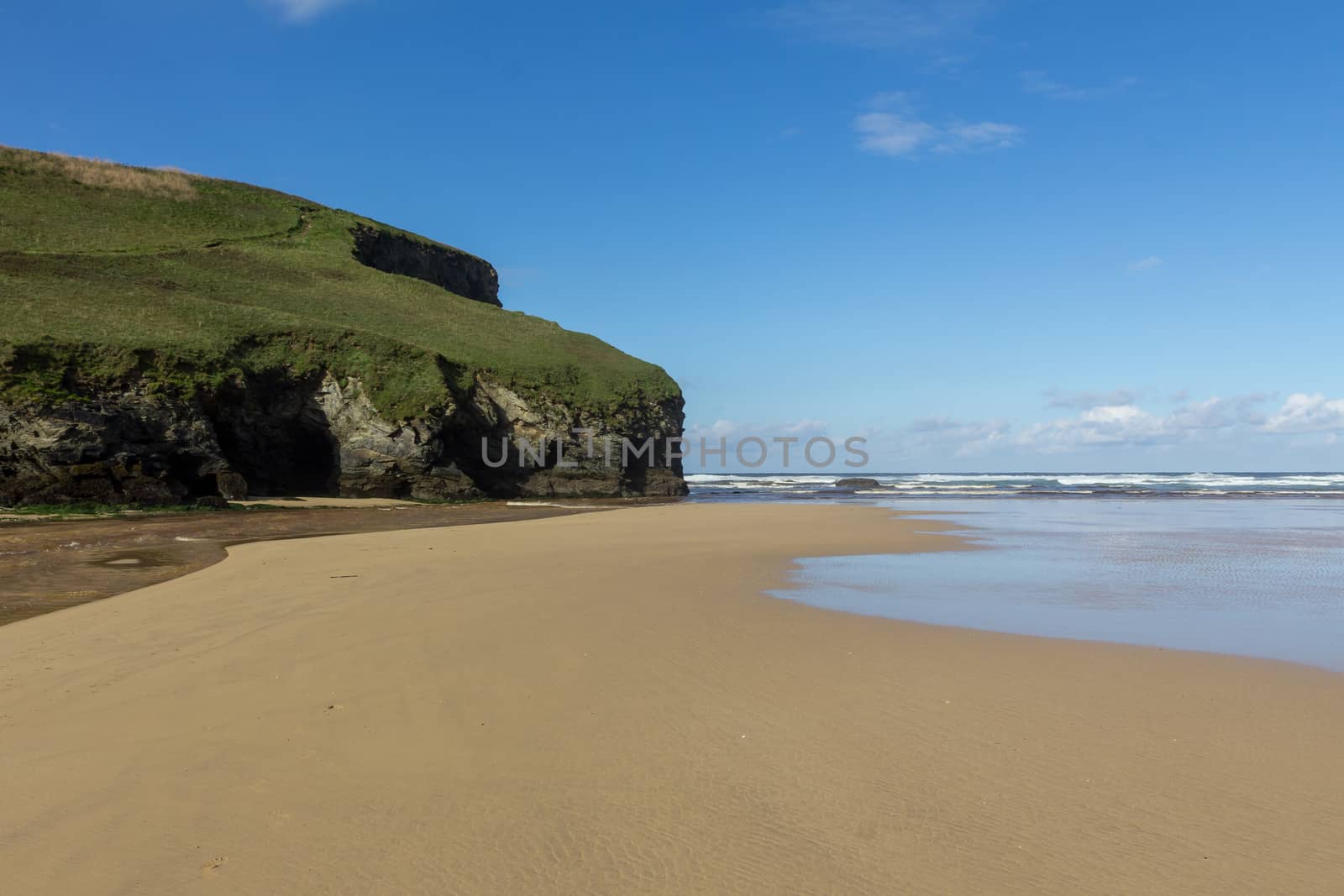 Sweeping vista of Mawgan Porth Beach, North Cornwall, England