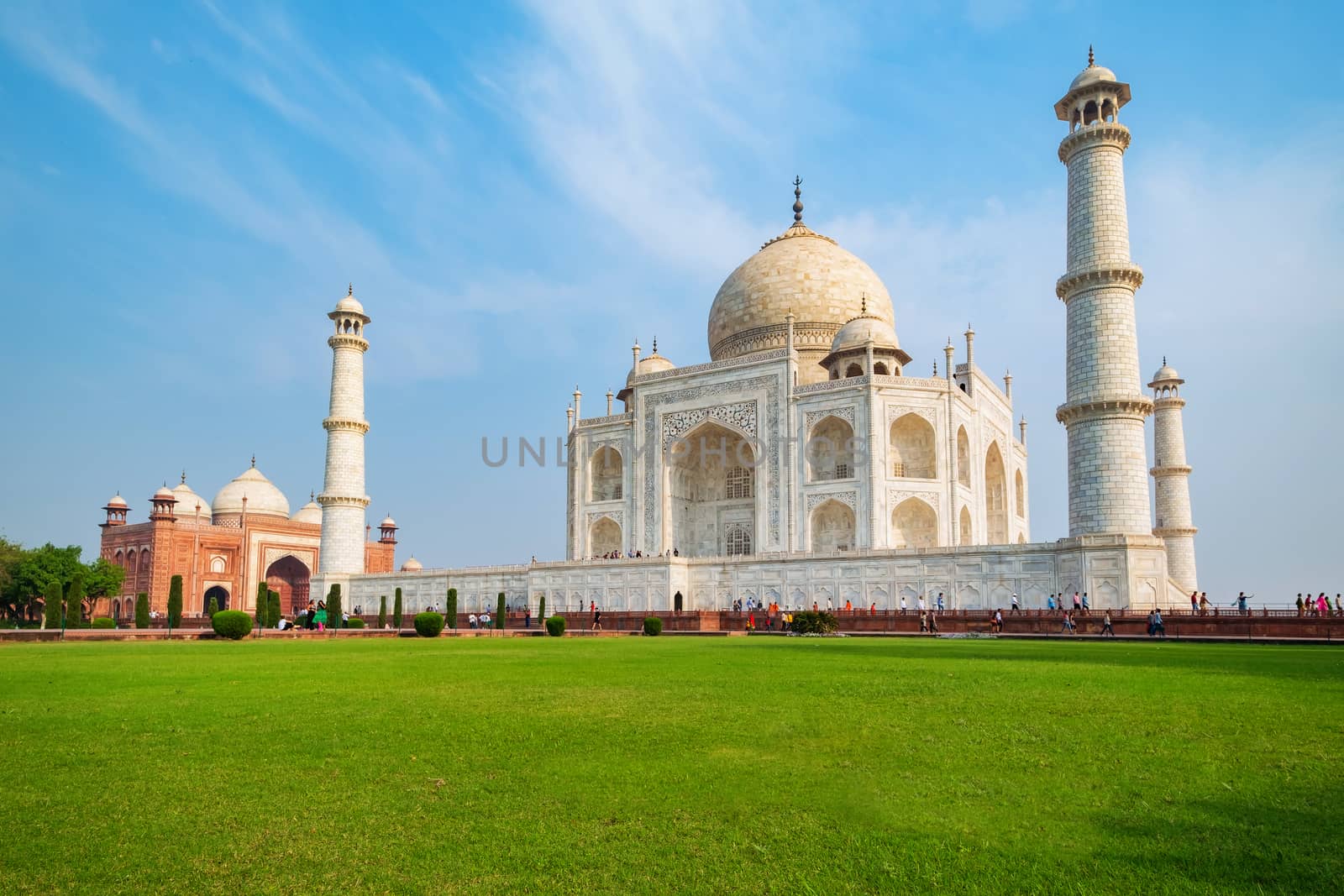 Taj Mahal on a sunny day. An ivory-white marble mausoleum on the south bank of the Yamuna river in Agra, Uttar Pradesh, India. One of the seven wonders of the world.