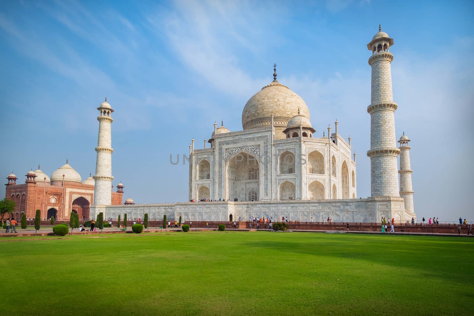 Taj Mahal on a sunny day. An ivory-white marble mausoleum on the south bank of the Yamuna river in Agra, Uttar Pradesh, India. One of the seven wonders of the world.