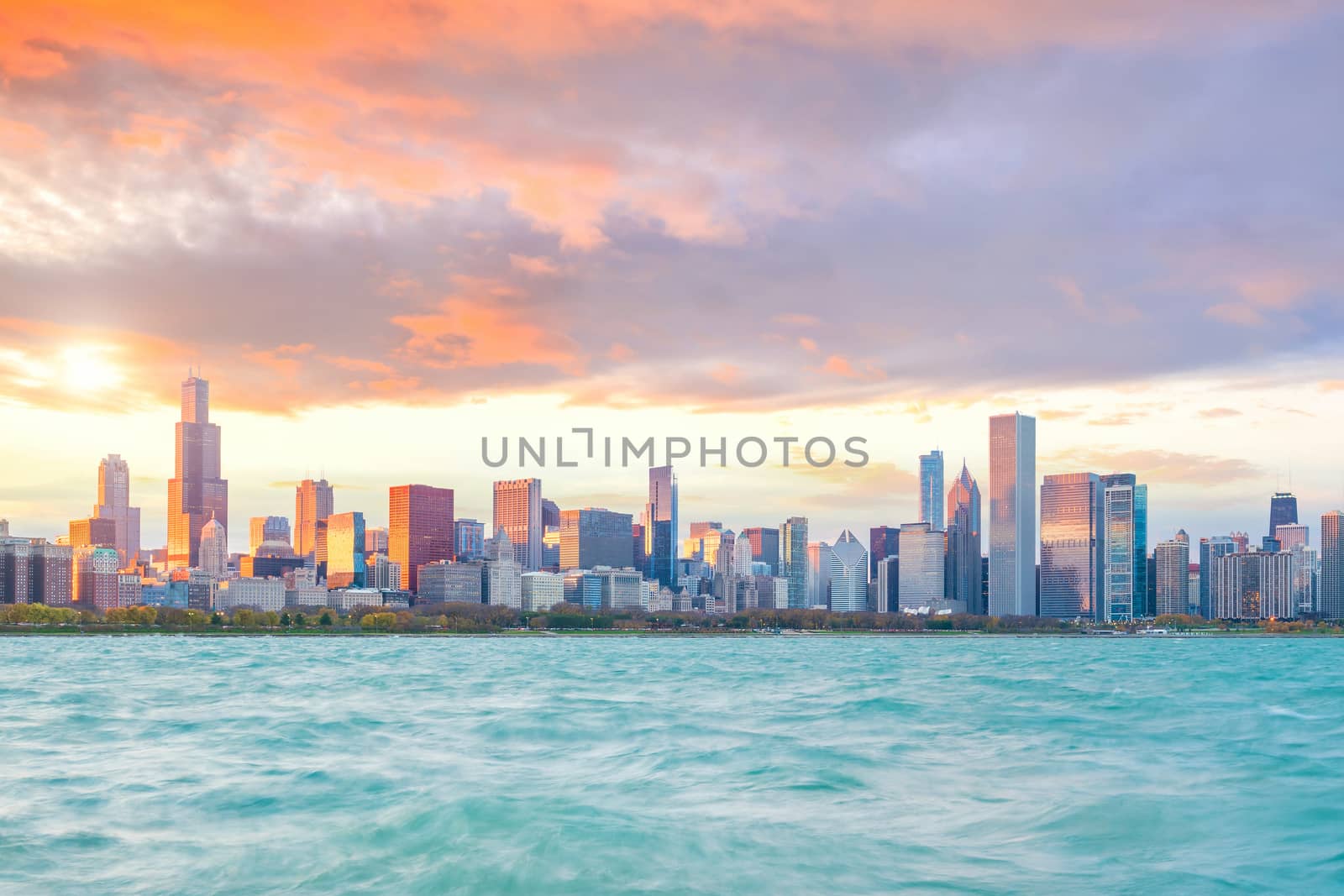 Downtown chicago skyline at sunset in Illinois, USA