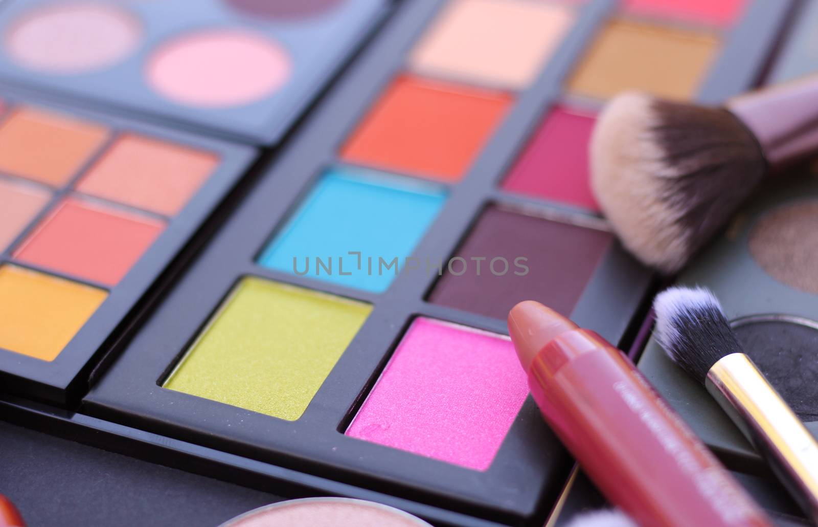 Colorful Cosmetic Palettes with Brushes