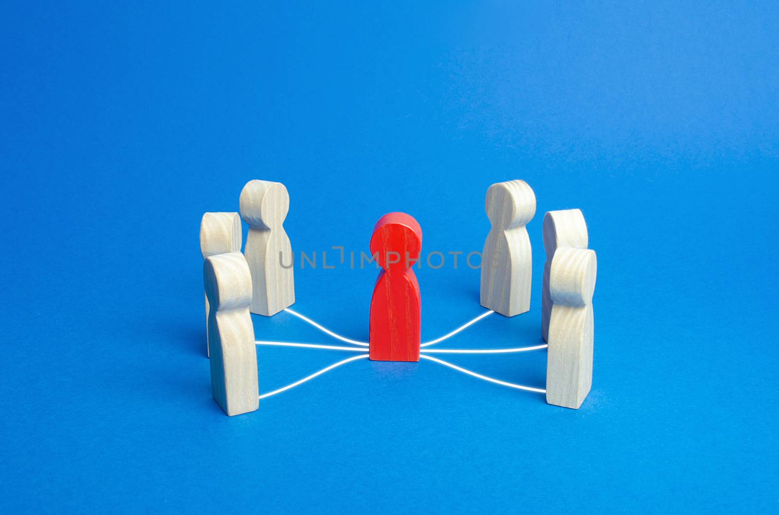 Mediation intermediary between people. Business deal. Political diplomatic negotiations. Conflict resolution and consensus building. Influential person with connections. The leader controls the team.