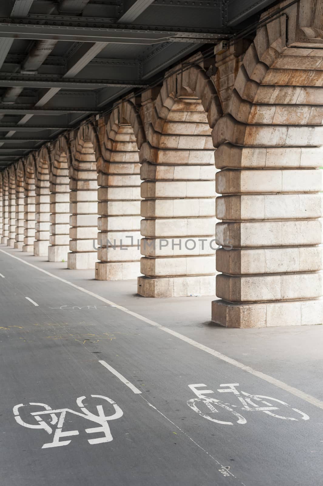 Bike path under Bercy bridge in Paris by LP2Studio