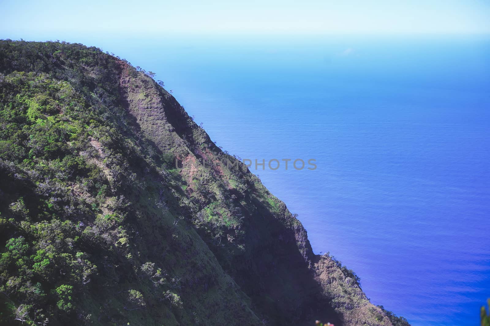 The Napali Coast along the Pacific Ocean on Kauai, Hawaii.