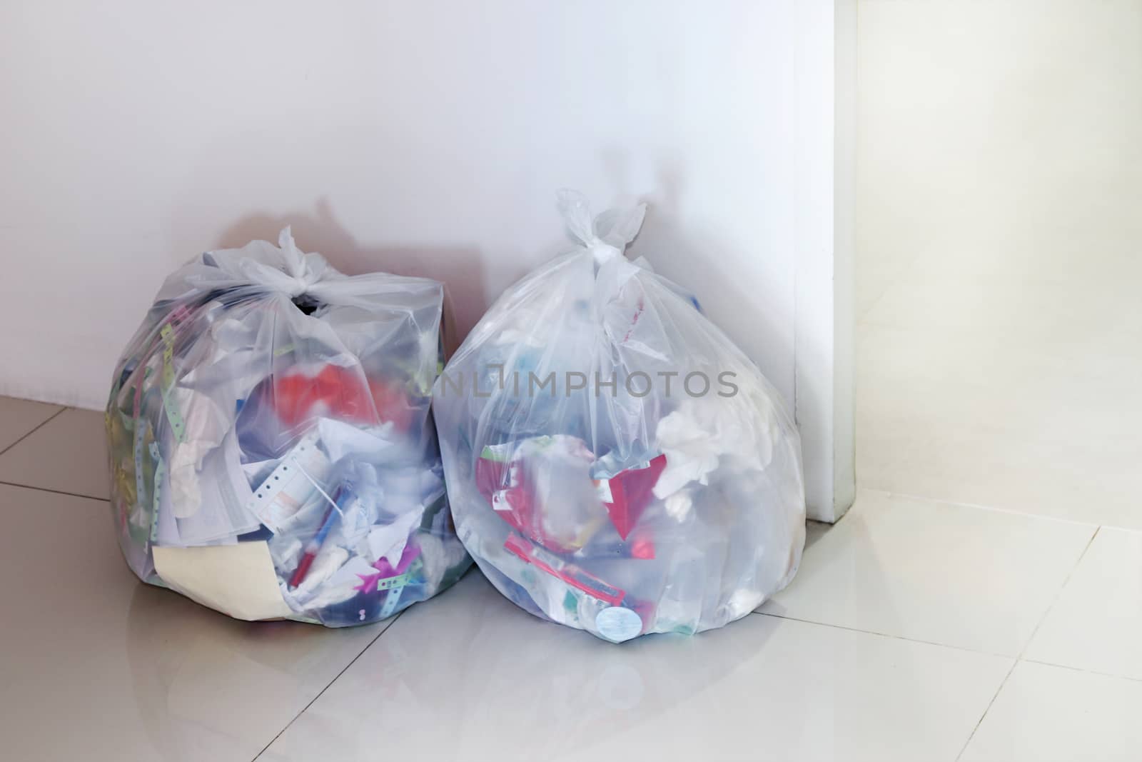 Garbage bag in the office, White garbage bag trash, Dry waste, Recyclable waste paper scrap, 3R
