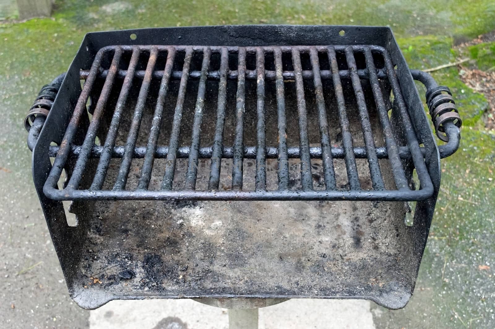 Well Used Grill Horizontal by stockbuster1