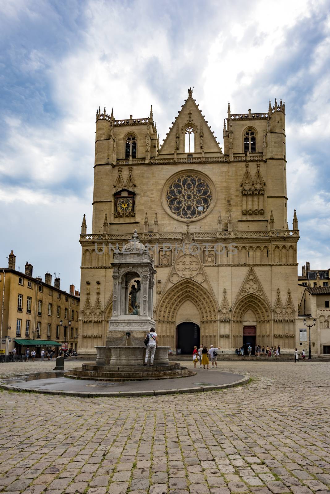 Cathedral Saint-Jean-Baptiste de Lyon, Roman Catholic church loc by GABIS