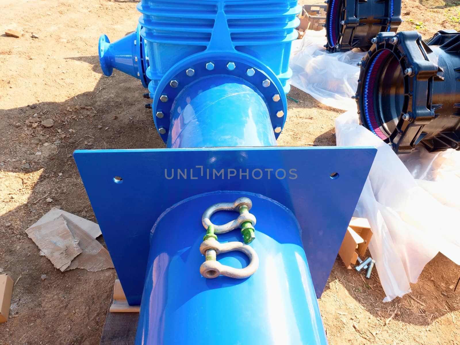 500 mm drink water Gate valve joint with screwed pipe fitting - repairing of main water pipeline underground 