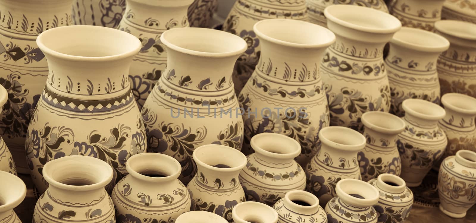 Traditional Romanian handmade ceramics market by Roberto