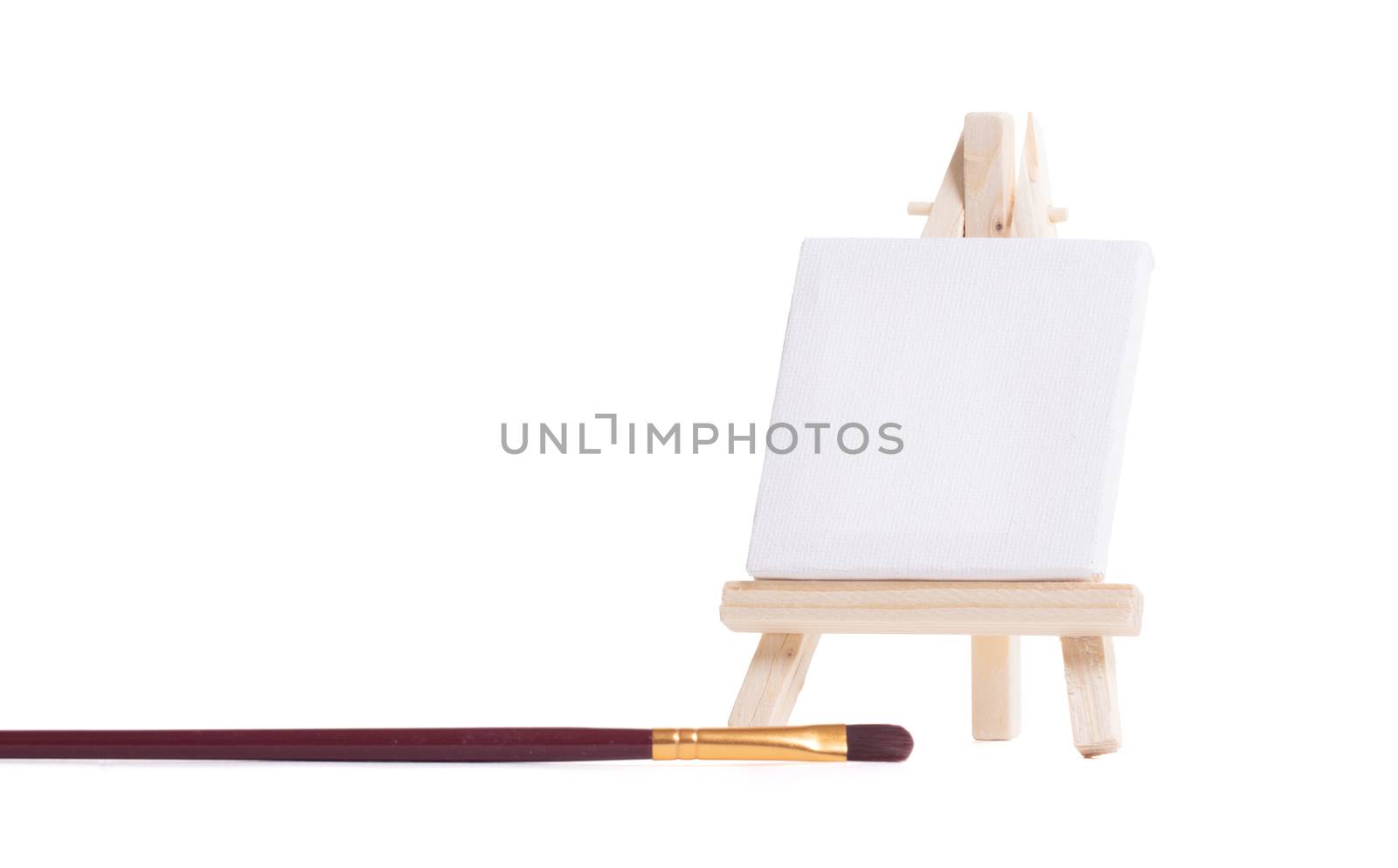 Miniature tripod for painting, ready to be used