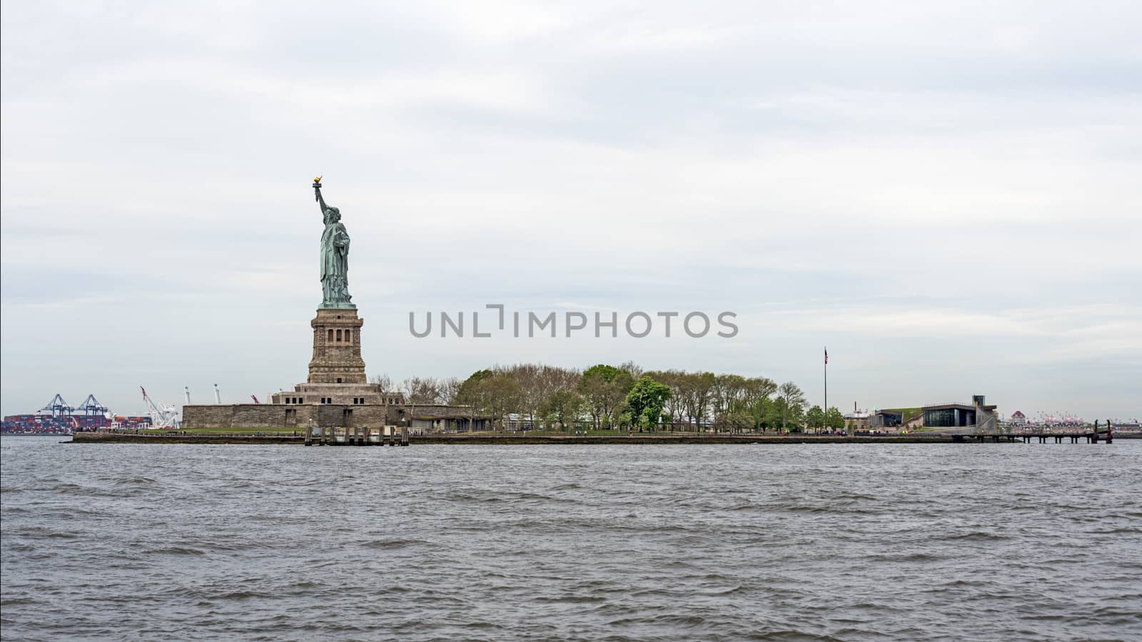 Statue of Liberty by mrs_vision
