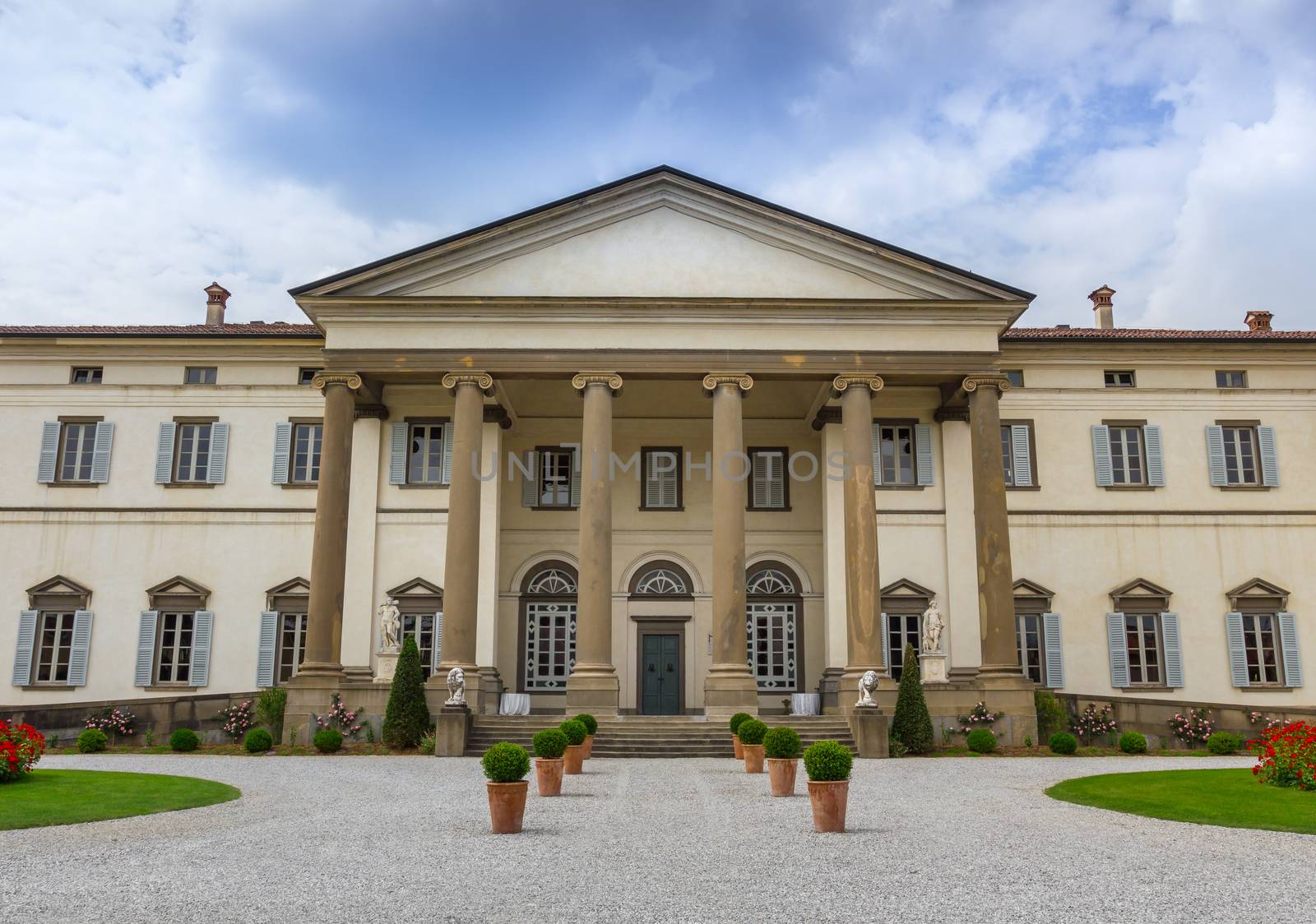 Feature Italian villa used for ceremonies and weddings