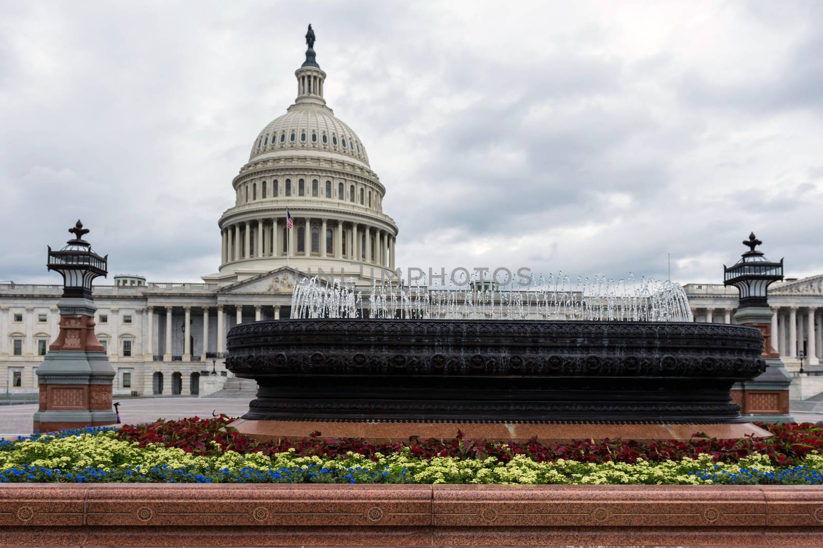 US Congress dome with water fountain splashing