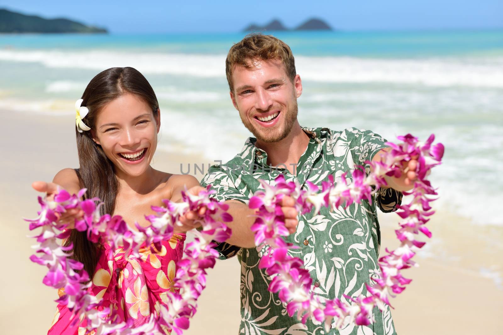 Welcome to Hawaii - Hawaiian people showing lei by Maridav