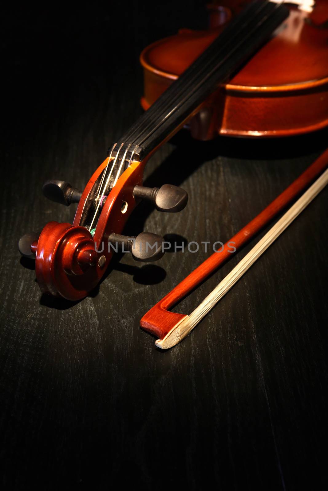 Violin On Dark by kvkirillov