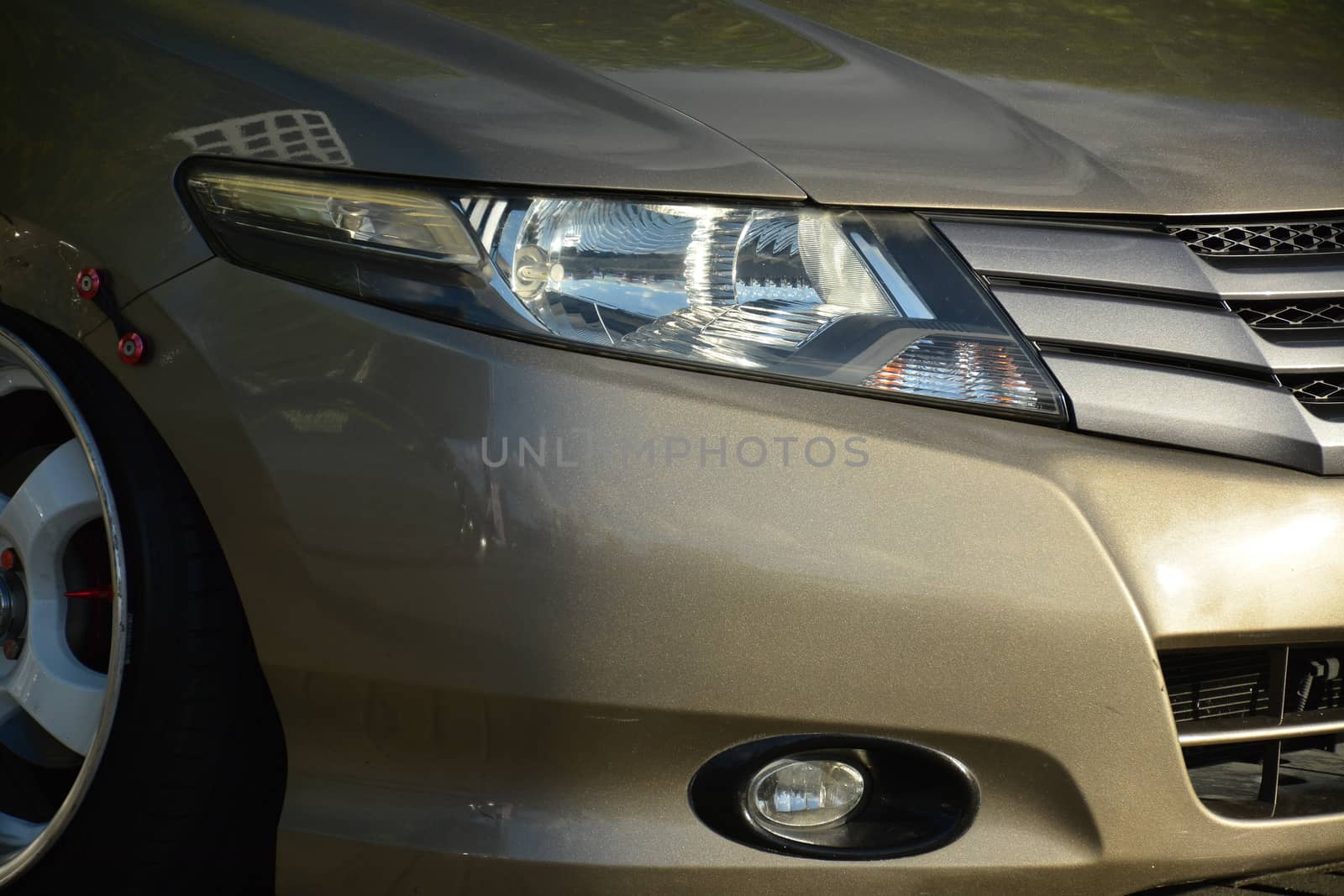 Honda city headlight at Bumper to Bumper car show in Pasay, Phil by imwaltersy