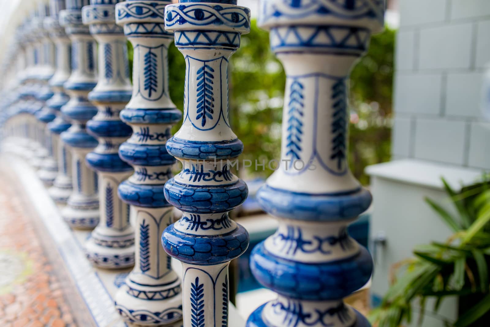 The pattern of the columns on the bridge