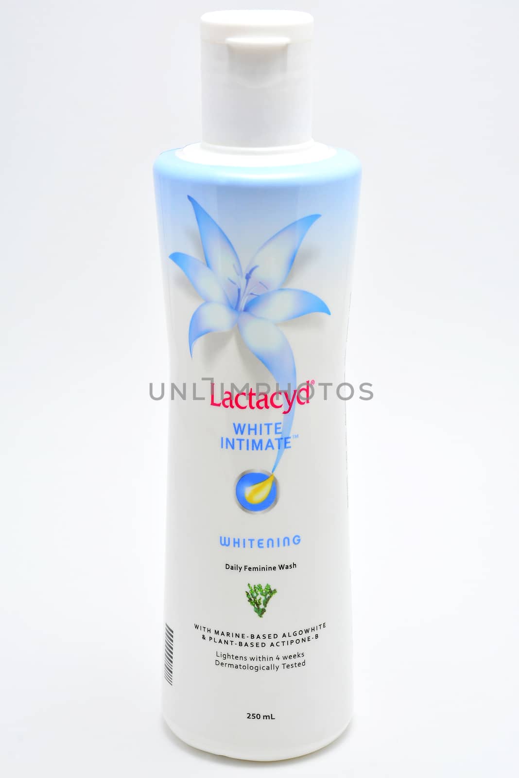 Lactacyd white intimate whitening feminine wash bottle in Philip by imwaltersy