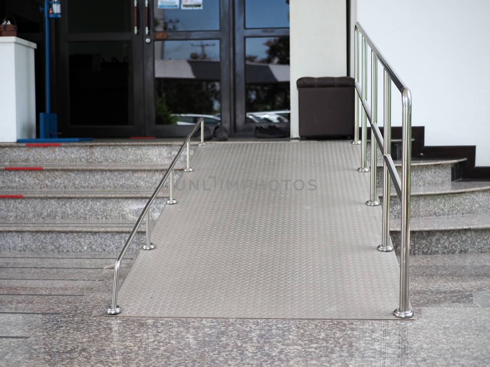 A ramp for disabled people going up and down in the hospital.