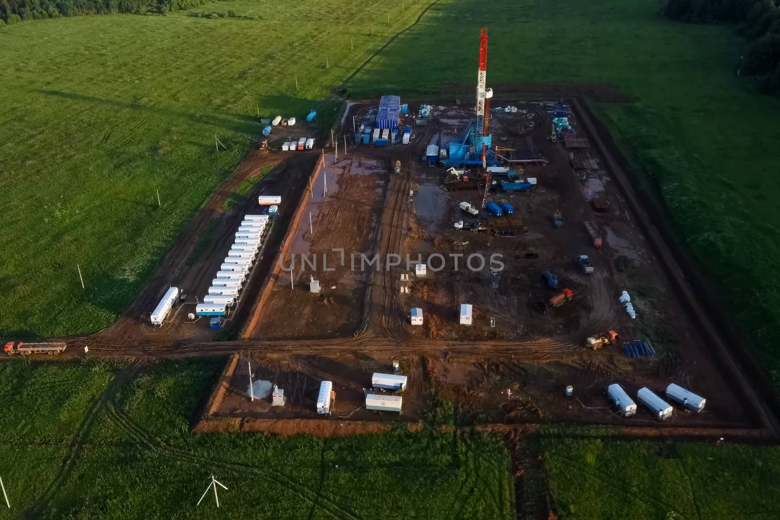 Drilling rig for oil and gas well drilling. by DePo