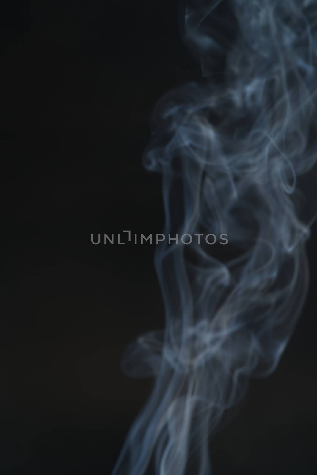 White smoke, curly black background, used as the background image.