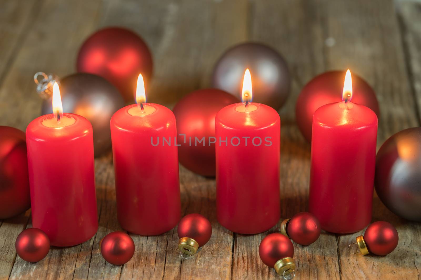 Christmas candles with balls ornaments