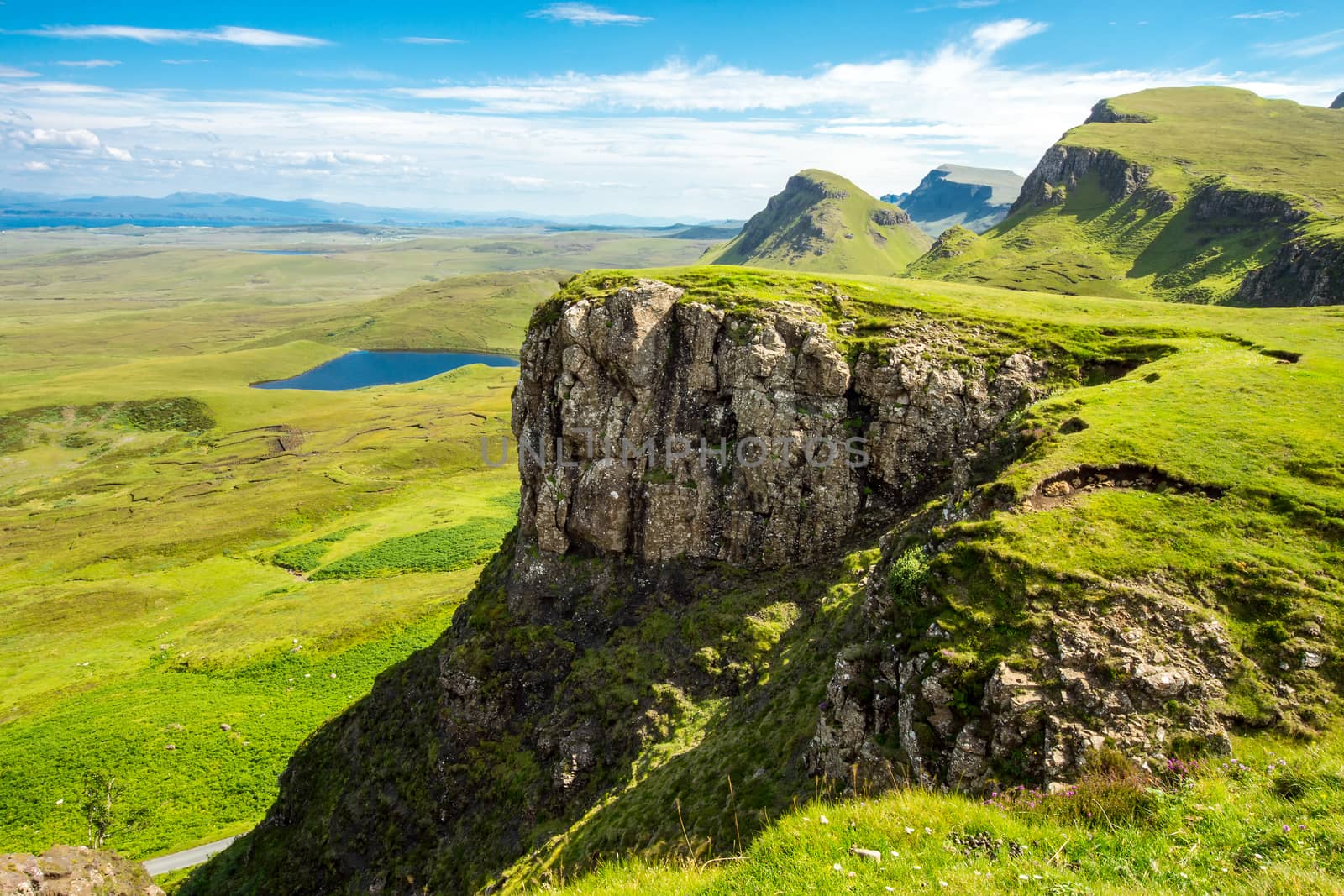 Green landscape on the Isle of Skye by elxeneize