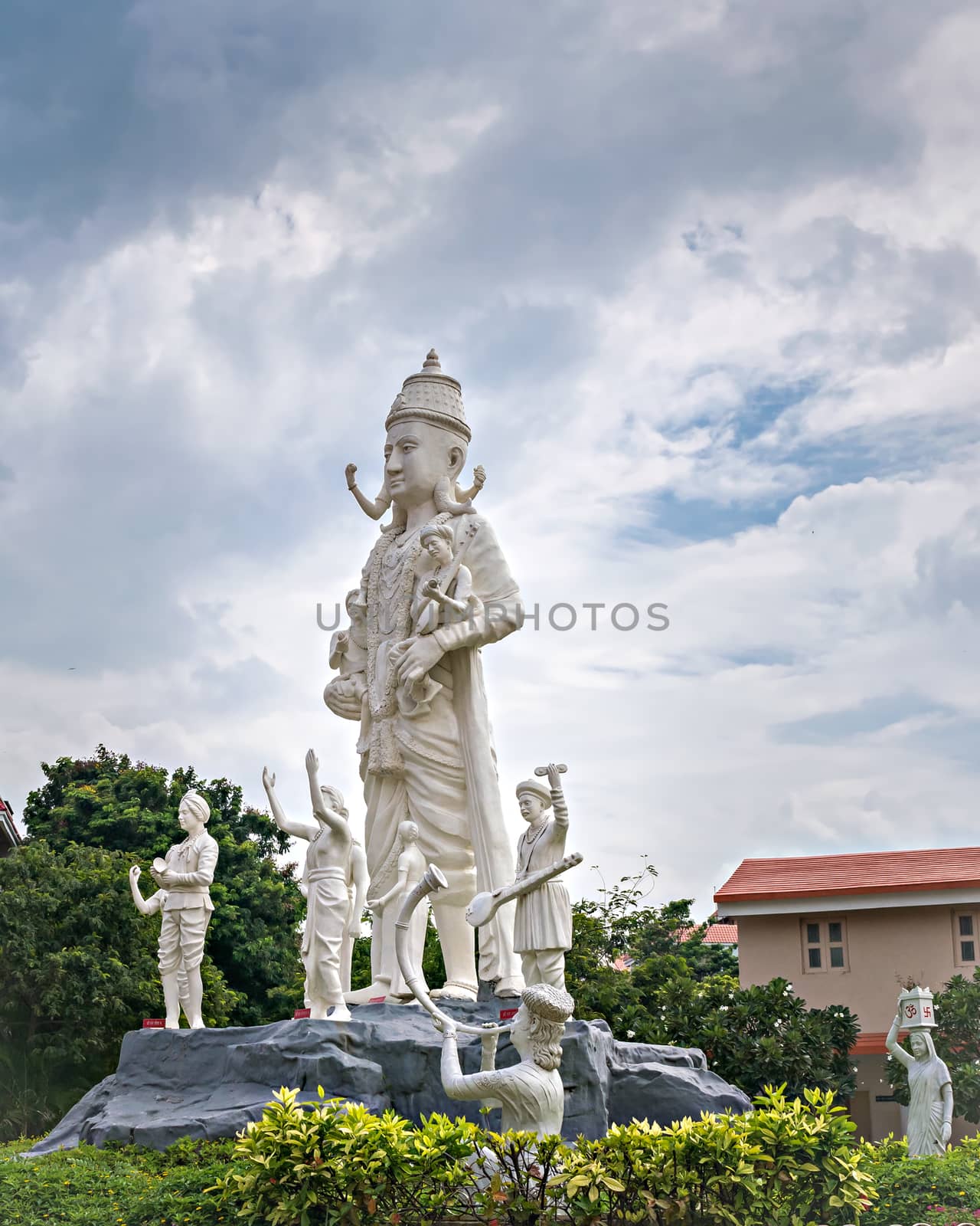 A huge statue of Lord Viththla in Anandsagar Bhakt Niwas Sankul in Shegaon famous for Shree Gajanan Maharaj temple. by lalam