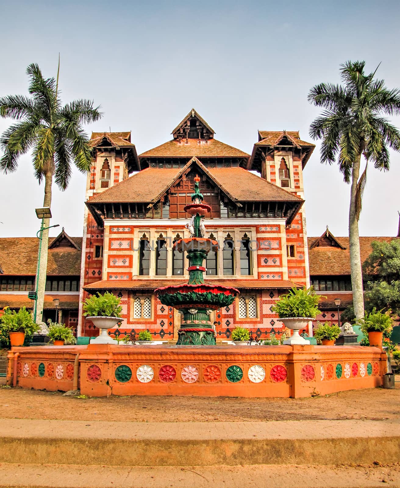 The Napier Museum is an art and natural history.It is a saracenic architecture. museum situated in Thiruvananthapuram, the capital city of Kerala, India.
