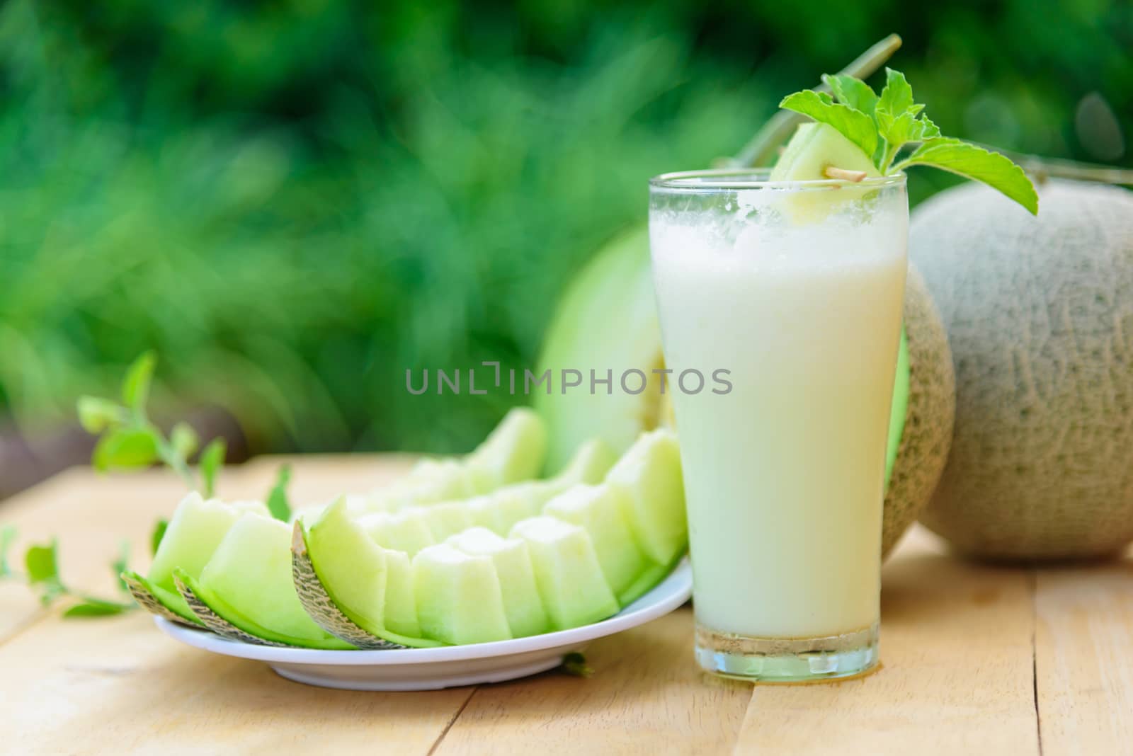 Milk melon Smoothie in glass by rukawajung
