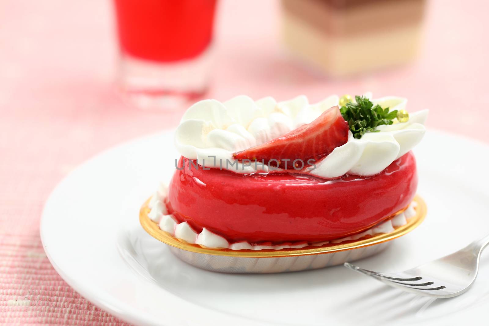 Strawberry Cake by piyato