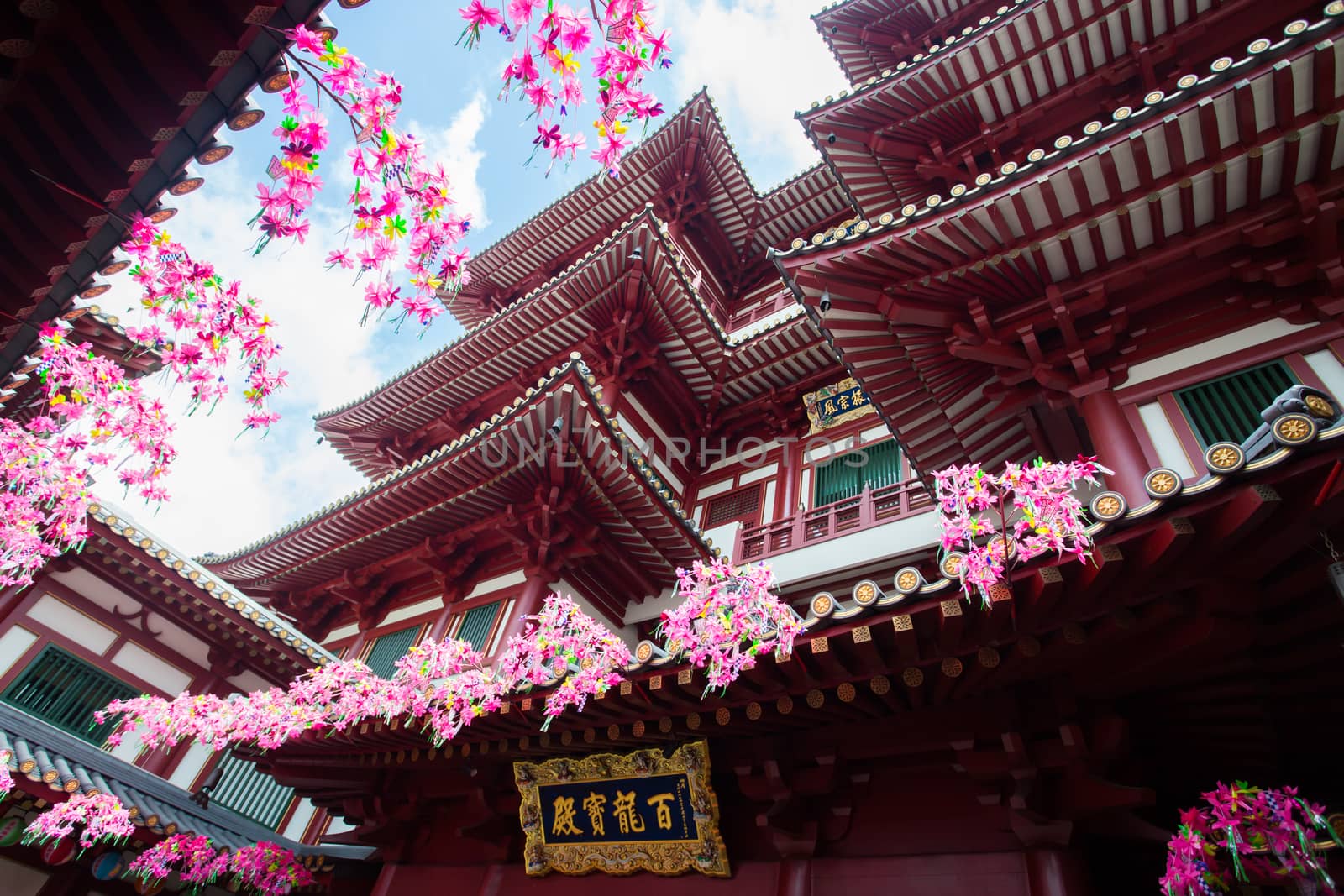 Buddha Tooth Relic Temple in Singapore by FiledIMAGE